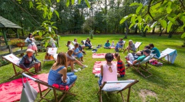 Akademia Smaku Sokołów dla rodziców i dzieci Dziecko, LIFESTYLE - Takiego spotkania w Akademii Smaku Sokołów jeszcze nie było – na kolejne warsztaty kulinarne w Dworze Ziemiańskim w Woli Suchożebrskiej zaproszeni zostali blogerzy wraz dziećmi. Gościem specjalnym była Daria Ładocha – ekspertka z dziedziny żywienia dzieci.