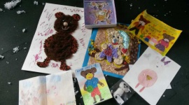 Już ponad 100 „misiowych” prac nadesłanych na wyjątkowy konkurs Dziecko, LIFESTYLE - Niewiele ponad miesiąc pozostało na nadesłanie pracy plastycznej na wyjątkowy konkurs, w którym można wygrać m.in. wyjazd do podparyskiego Disneylandu.