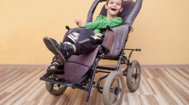 10-letni Piotruś z Mniszkowa walczy z MLD Dziecko, LIFESTYLE - Jest drugą najczęściej diagnozowaną chorobą genetyczną wśród dzieci. Działa z ukrycia, a jej początkowe objawy nie są alarmujące. Jednak z czasem destabilizuje układ nerwowy.