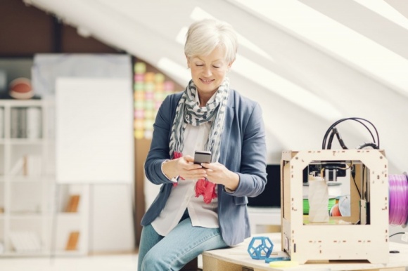 Dlaczego warto podpisać umowę z korepetytorem? Dziecko, LIFESTYLE - Ponad połowa Polaków z dużych miast i aglomeracji wysyła swoje dzieci na zajęcia pozaszkolne albo zatrudnia korepetytorów. Wielu rodziców zamiast lekcji grupowych, wybiera zajęcia indywidualne – warto wówczas pamiętać o podpisaniu umowy z nauczycielem. Dlaczego?