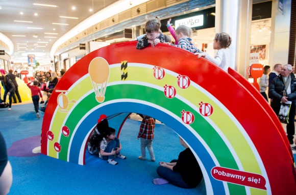 Z zabawą nam po drodze! Port Łódź dla dzieci. Dziecko, LIFESTYLE - Port Łódź Junior zaprasza najmłodszych do udziału w kolejnych, niesamowitych atrakcjach. Będą konkursy, nagrody, zajęcia plastyczne i edukacyjne.