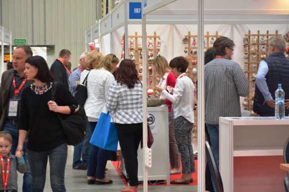 Szukasz pomysłu na udany weekend? 26 maja ruszają targi Gift Show Poland 2017 Dziecko, LIFESTYLE - Upominki na różne okazje i oryginalne gadżety, warsztaty kreatywne, konkursy z nagrodami – to tylko niektóre z atrakcji czekających na uczestników targów Gift Show Poland 2017. Największe targi branży upominkowej w Polsce odbędą się w dniach 26-28 maja br.