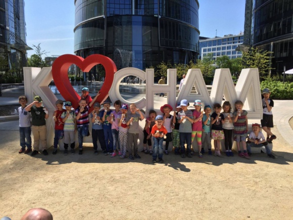 Kino dla dzieci na placu Europejskim: „Misiek w Nowym Jorku” Dziecko, LIFESTYLE - Ghelamco zaprasza najmłodszych miłośników bajek na plac Europejski. Wakacyjny poranek uprzyjemni animacja pt. „Misiek w Nowym Jorku”, opowiadająca o przygodach Norma – białego niedźwiedzia z koła polarnego.