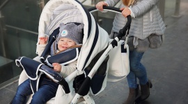 Mama wie lepiej: Spacer w markecie lub galerii handlowej z niemowlakiem? Dziecko, LIFESTYLE - Niektóre mamy, chcąc odreagować tygodnie spędzone w domu po porodzie lub czując potrzebę wyjścia do ludzi i odzyskania utraconej „niezależności”, chętnie wybierają się na spacer z niemowlęciem do galerii handlowej.