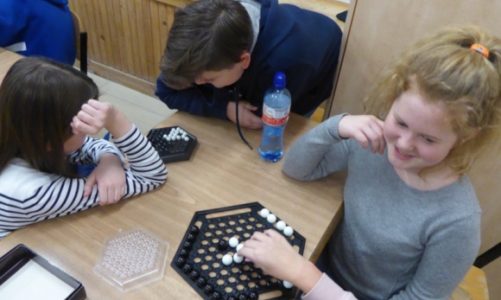 Gry edukacyjne przebojem wchodzą do białostockich szkół