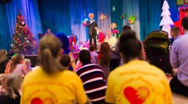 Choinka dla podopiecznych Fundacji „Pomóż Im” Dziecko, LIFESTYLE - Oni nie zawsze mają możliwość, aby wyszaleć się podczas tradycyjnej, karnawałowej choinki.