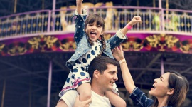 Aktywna rodzina, bliskie relacje Dziecko, LIFESTYLE - Mamy deficyt rodzinnych rozmów, wycieczek, zabaw. Brakuje nam poczucia jedności, które dają wspólne przeżycia i działania. Dlatego trzeba do nich zachęcać, pokazując, jak wspaniale potrafią wzmocnić relacje w rodzinie.