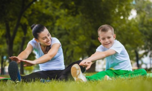 Jesteś mamą małego sportowca? Poradź sobie z każdym zranieniem