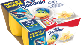 Podróż w kosmos? Z Danonkami to możliwe! Dziecko, LIFESTYLE - Kosmos jest obiektem zainteresowania niemal każdego człowieka, także tego małego. Na sklepowych półkach czekają już opakowania Danonków, do których dołączone zostały kolorowe magnesy z 15 atrakcyjnymi obrazkami nawiązującymi do tematyki kosmosu.
