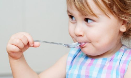 Nauka samodzielnego jedzenia