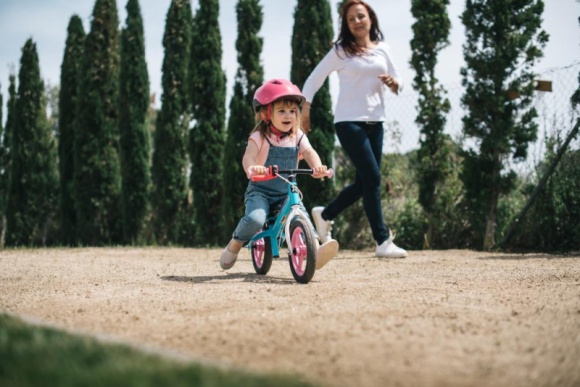 W Dzień Dziecka sprawdźcie się w sporcie razem! Dziecko, LIFESTYLE - Dzień Dziecka zbliża się wielkimi krokami. Jeżeli nadal szukasz pomysłu na prezent dla swojej pociechy – nie zwlekaj i już dziś odwiedź któryś z pobliskich sklepów Decathlon, gdzie znajdziesz propozycje, które sprawią dużo sportowej przyjemności!