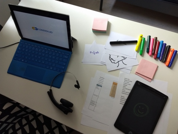 Fajna Akademia - bezpłatne warsztaty z cyfrowych narzędzi dla dzieci Dziecko, LIFESTYLE - Fundacja CoderDojo Polska we współpracy z T-Mobile Polska ruszyła z projektem Fajnej Akademii - są to bezpłatne zajęcia online dla dzieci w wieku od 8 do 12 lat oraz ich rodziców.