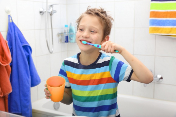 Jak oszczędzać wodę i jak zaangażować w to dzieci?