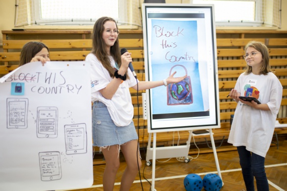 Dzieci do rodziców: zapytajcie nas co robimy w sieci Dziecko, LIFESTYLE - W ramach europejskiej inicjatywy Better Internet for Kids Youth Pledge Samsung zorganizował warsztaty dla uczniów ze Szkoły Podstawowej nr 234 im. Juliana Tuwima w Warszawie.