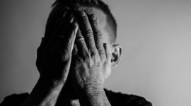 Depresja dotyka całe rodziny Dziecko, LIFESTYLE - 23 lutego obchodzimy w Polsce Międzynarodowy Dzień Walki z Depresją, na którą choruje niemal 1,5 miliona osób. Jest to problem na skalę światową – szacuje się, że ogółem mierzy się z nią ponad 350 mln ludzi. Schorzenie te dotyka całe rodziny, w tym coraz młodsze dzieci.