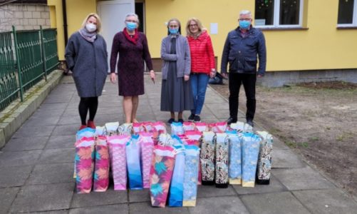 Zajączek wielkanocny zawitał do świetlicy Caritas w Otwocku